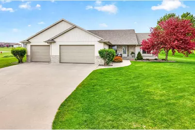 220 East Ridge Street, New London, WI 54961 - Photo 1