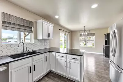 3980 N Parker Way, De Pere, WI 54115 - Photo 9
