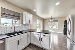 3980 N Parker Way, De Pere, WI 54115 - Photo 9