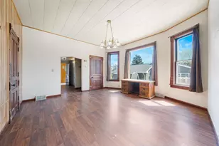 318 W Nye St, Hortonville, WI 54944 - Photo 5