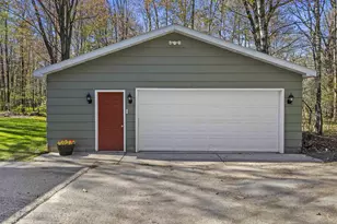 6710 Gregory Ln, Little Suamico, WI 54171 - Photo 3