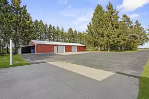 6911 Fahley Rd, Oshkosh, WI 54904 - Photo 11