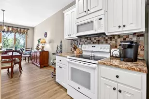 2508 Waterford Ct, Neenah, WI 54956 - Photo 13