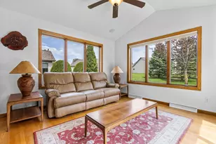 36 Penbrook Cir, Appleton, WI 54913 - Photo 3