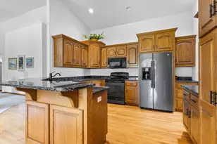 36 Penbrook Cir, Appleton, WI 54913 - Photo 5