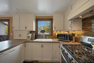 413 S Good Hope Rd, De Pere, WI 54115 - Photo 23
