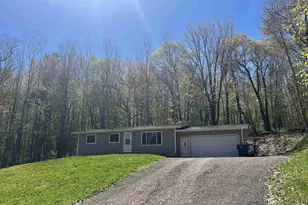 E1395 Birch Haven Cir, Waupaca, WI 54981 - Photo 3