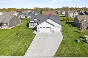 1983 Mimosa Ln, Neenah, WI 54956 - Photo 3