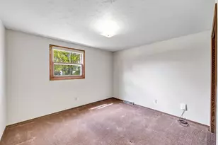 1404 Cormier Rd, Green Bay, WI 54313 - Photo 13
