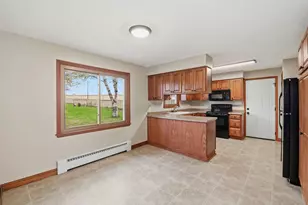 1223 Guns St, Green Bay, WI 54311 - Photo 9