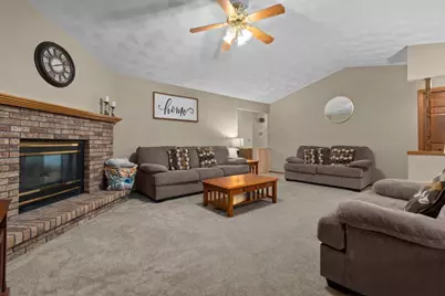 W2572 Colonial Court, Appleton, WI 54915 - Photo 5
