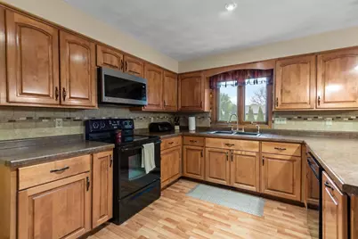 W2572 Colonial Court, Appleton, WI 54915 - Photo 7