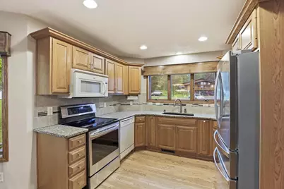 W5472 Edelweiss Court, Appleton, WI 54913 - Photo 9