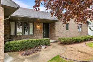 21 Kensington Ct, Appleton, WI 54915 - Photo 3