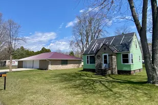131 McKinley St, Two Rivers, WI 54241 - Photo 1
