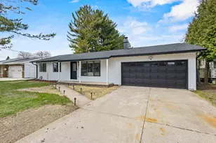 2512 44th St, Two Rivers, WI 54241 - Photo 5