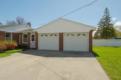 1013 Schwartz Street, Green Bay, WI 54302 - Photo 3