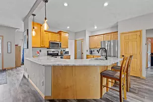 214 Brookwood Dr, Hortonville, WI 54944 - Photo 9