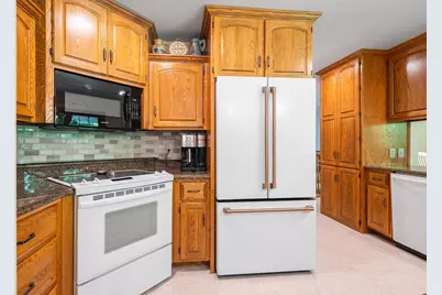 4146 Don Circle, New Franken, WI 54229 - Photo 9