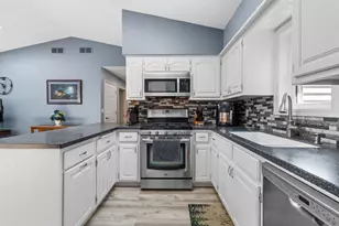 605 Maple St, Palmyra, WI 53156 - Photo 7