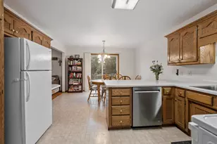 1781 Briarwood Ct, De Pere, WI 54115 - Photo 3