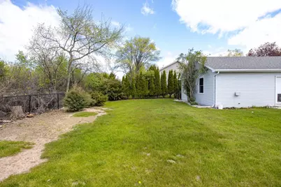 2140 Deer Prairie Drive, Neenah, WI 54956 - Photo 19