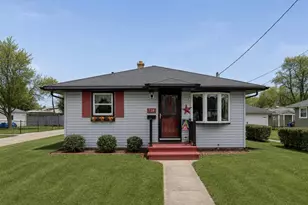 738 London St, Menasha, WI 54952 - Photo 1