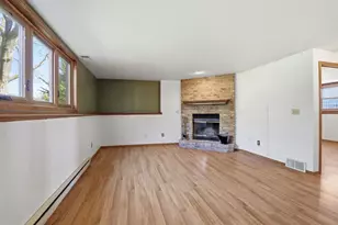 W2944 Northbrook Ct, Appleton, WI 54915 - Photo 5