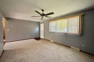 317 Sacramento St, Berlin, WI 54923 - Photo 3