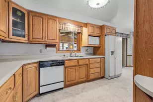 1742 N Douglas St, Appleton, WI 54914 - Photo 7