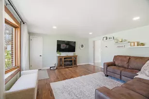 1204 St Agnes Dr, Green Bay, WI 54304 - Photo 3