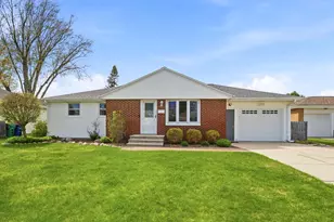 1204 St Agnes Dr, Green Bay, WI 54304 - Photo 1