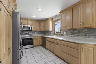 1436 Crestwood Dr, Green Bay, WI 54313 - Photo 9