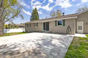 1436 Crestwood Dr, Green Bay, WI 54313 - Photo 37