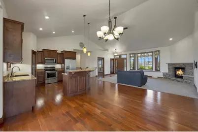 334 Whispering Creek Court, Green Bay, WI 54303 - Photo 9