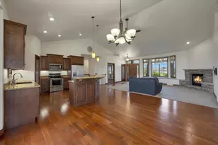 334 Whispering Creek Ct, Green Bay, WI 54303 - Photo 9
