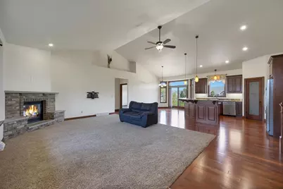 334 Whispering Creek Court, Green Bay, WI 54303 - Photo 3