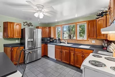 3002 Prairie Street, Two Rivers, WI 54241 - Photo 13