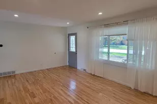 895 Martin Ave, Fond du Lac, WI 54935 - Photo 3