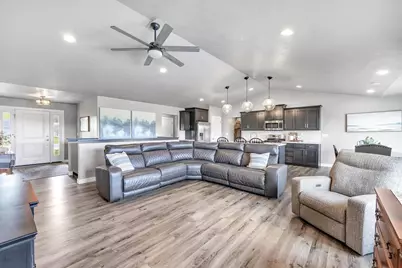 392 Song Bird Circle, Little Suamico, WI 54171 - Photo 5