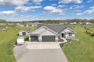 392 Song Bird Cir, Little Suamico, WI 54171 - Photo 31