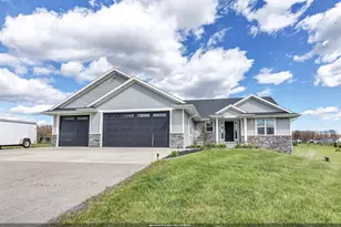 392 Song Bird Cir, Little Suamico, WI 54171 - Photo 1