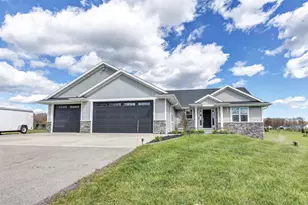 392 Song Bird Cir, Little Suamico, WI 54171 - Photo 1