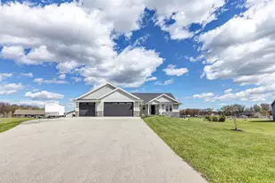 392 Song Bird Cir, Little Suamico, WI 54171 - Photo 29