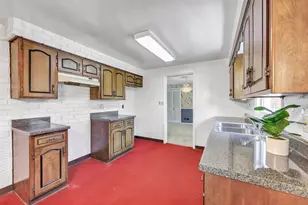 121 St Francis Dr, Green Bay, WI 54301 - Photo 13
