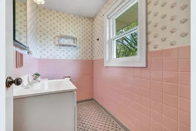 121 St Francis Drive, Green Bay, WI 54301 - Photo 17