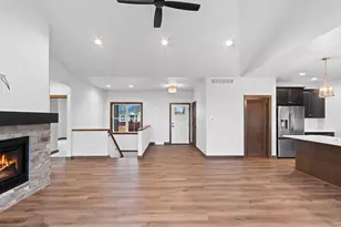 1423 Crossroads Dr, De Pere, WI 54115 - Photo 17