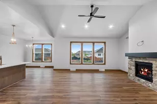 1423 Crossroads Dr, De Pere, WI 54115 - Photo 15