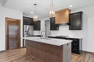 1423 Crossroads Dr, De Pere, WI 54115 - Photo 21