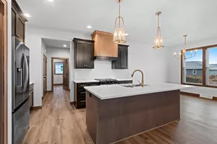 1423 Crossroads Dr, De Pere, WI 54115 - Photo 27